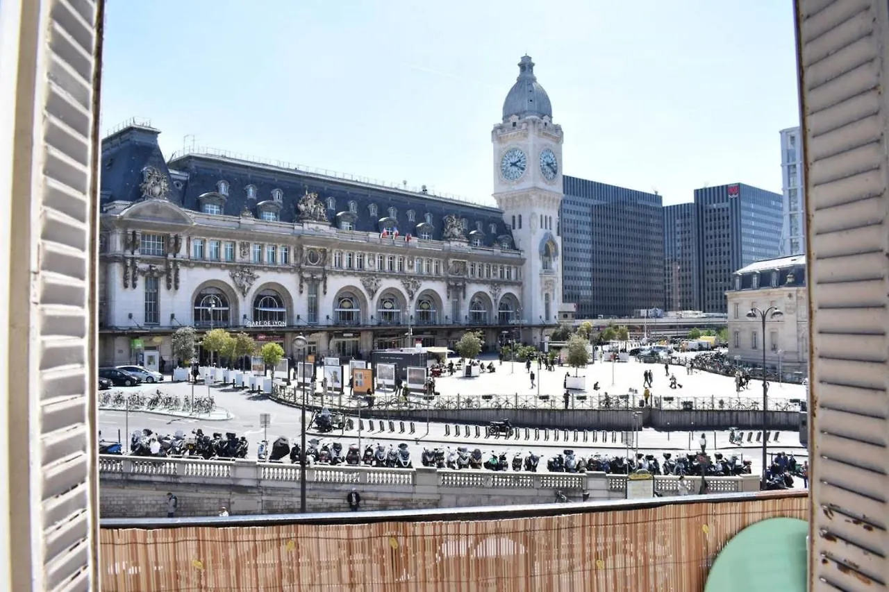Daire Charming 2 Bedroom With View Of Gare De Lyon